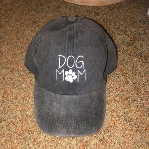 Dog Mom Hat 🤍